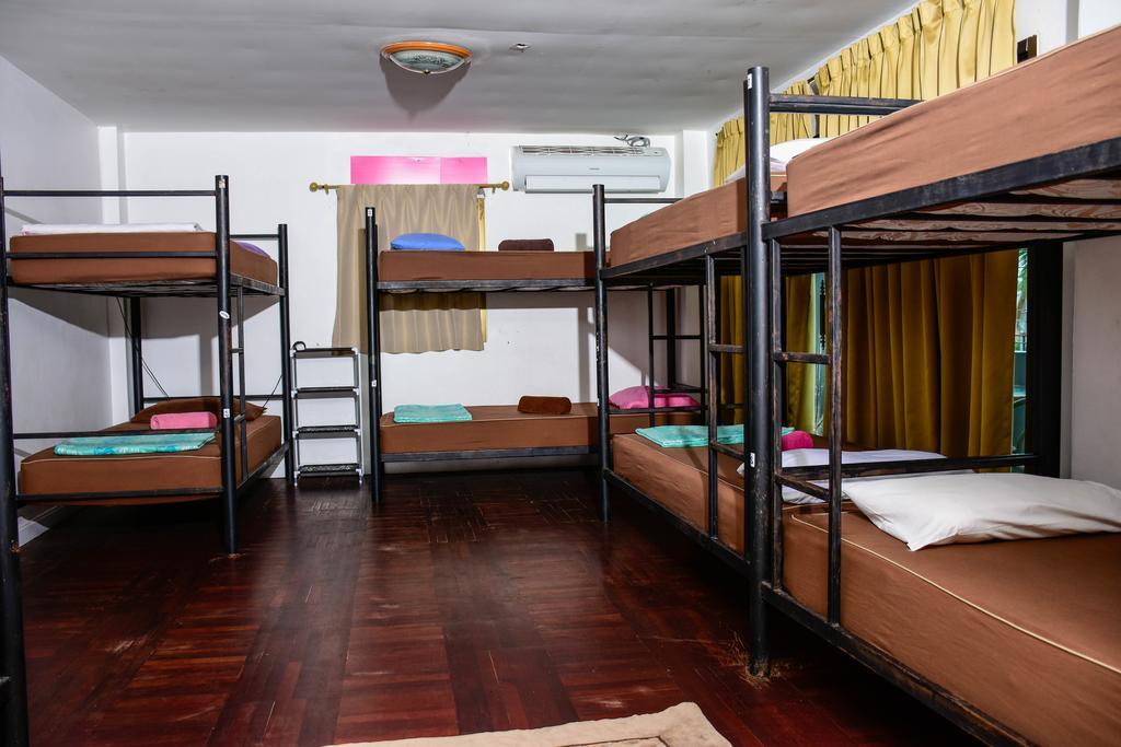 The Wanderlust Hostel Ko Pha Ngan Exterior photo